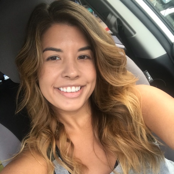 Meet your Posher, Megan - Picture 2 of 3